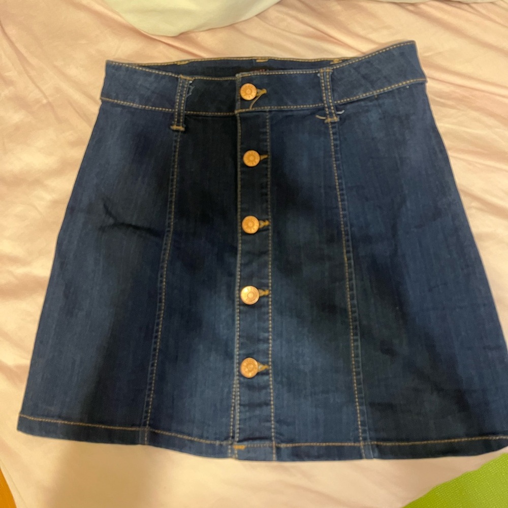Button up denim skirt 70s style